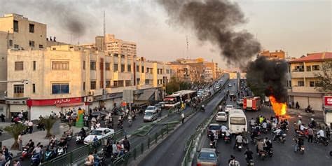Cleric in Viral Video Denounces Islamic Republic as Protests Grip Key Cities Cleric in Viral Video Denounces Islamic Republic as Protests Grip Key Cities