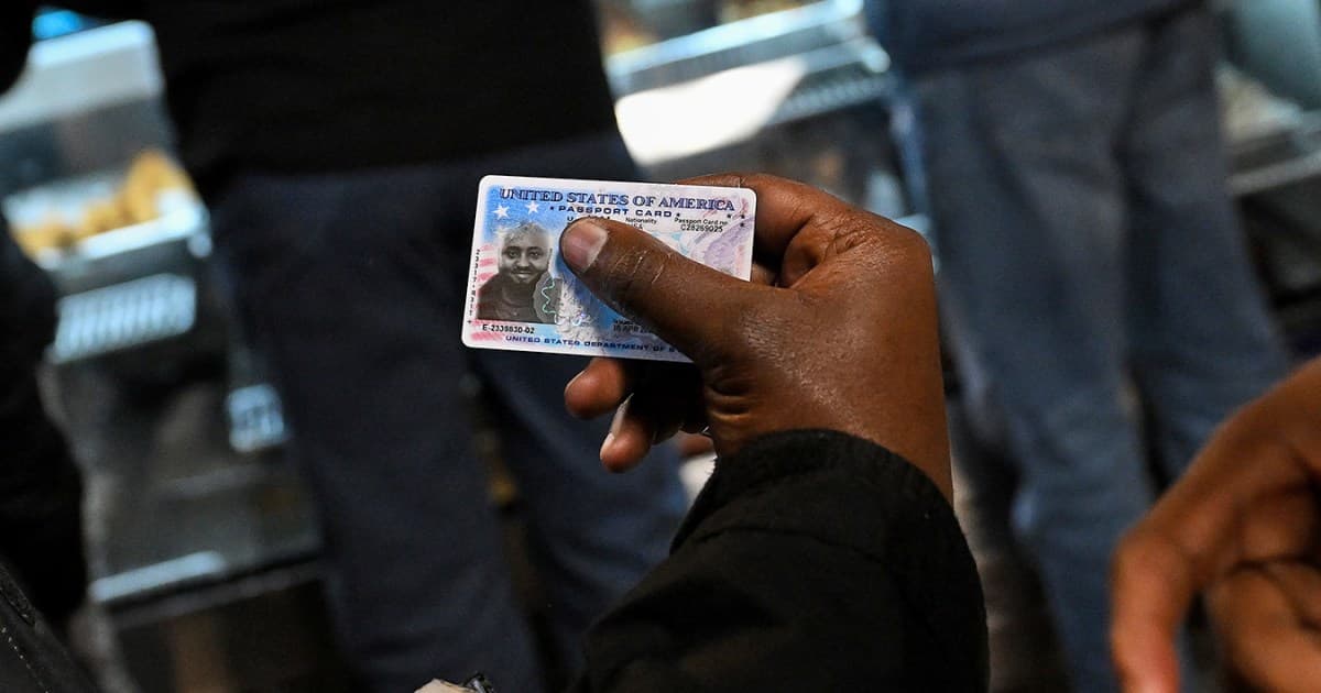 Immigration Officers Around Minneapolis Approaching People and Demanding Proof of U.S. Citizenship Immigration Officers Around Minneapolis Approaching People and Demanding Proof of U.S. Citizenship