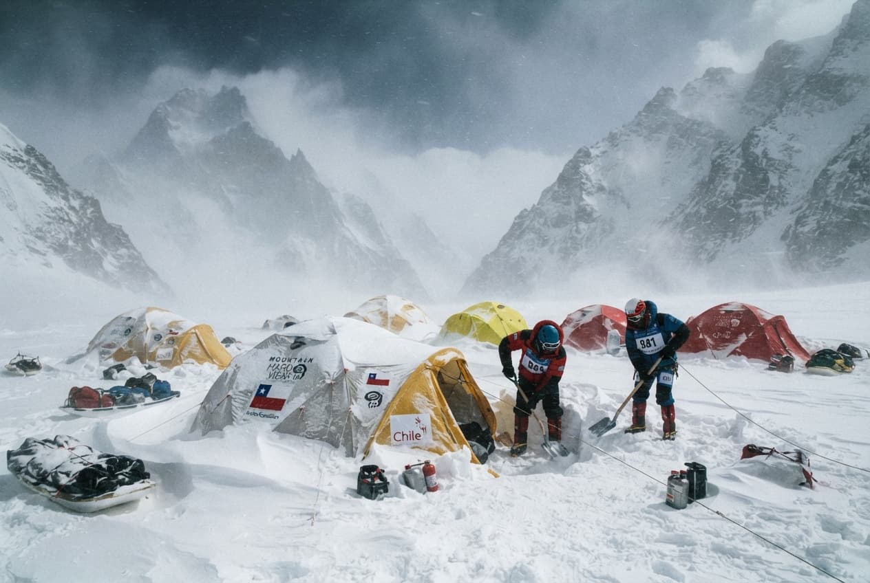 Andean Blizzard Tragedy: Heavy Snowstorms Trap Mountain Climbers and Result in Two Deaths Andean Blizzard Tragedy: Heavy Snowstorms Trap Mountain Climbers and Result in Two Deaths