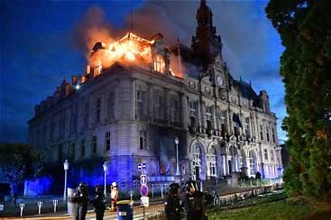 Limoges Town Hall “Largely Lost” in Fire During French Protests Limoges Town Hall “Largely Lost” in Fire During French Protests