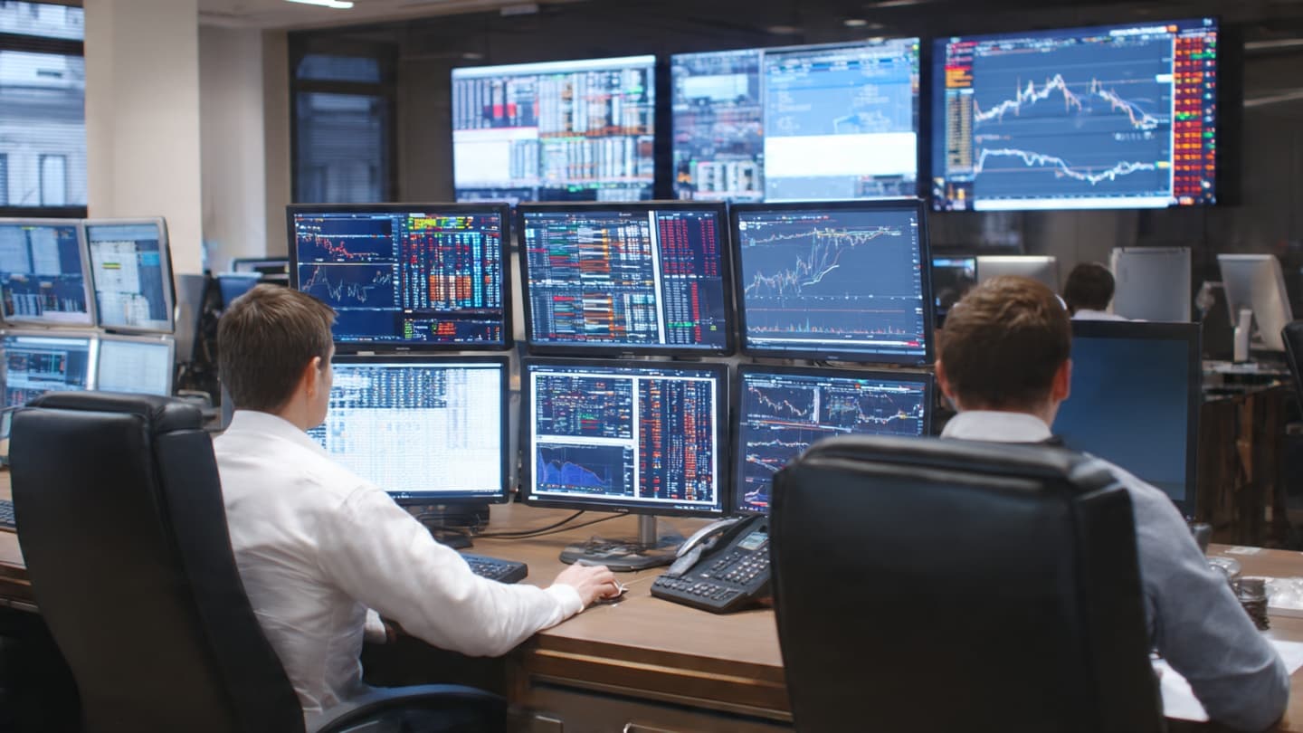 When U.S. Investors Turn Toward Bonds, Capital Finds Shelter Beneath a More Uncertain Market Horizon When U.S. Investors Turn Toward Bonds, Capital Finds Shelter Beneath a More Uncertain Market Horizon