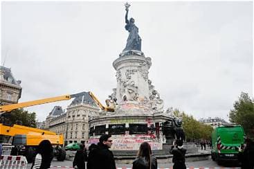 Some Student Protests Banned in French Cities After Weekend Looting Some Student Protests Banned in French Cities After Weekend Looting