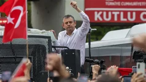 Prosecutors Seek to Lift Immunity of Turkish Opposition Leader Özgür Özel in Bribery Probe Prosecutors Seek to Lift Immunity of Turkish Opposition Leader Özgür Özel in Bribery Probe