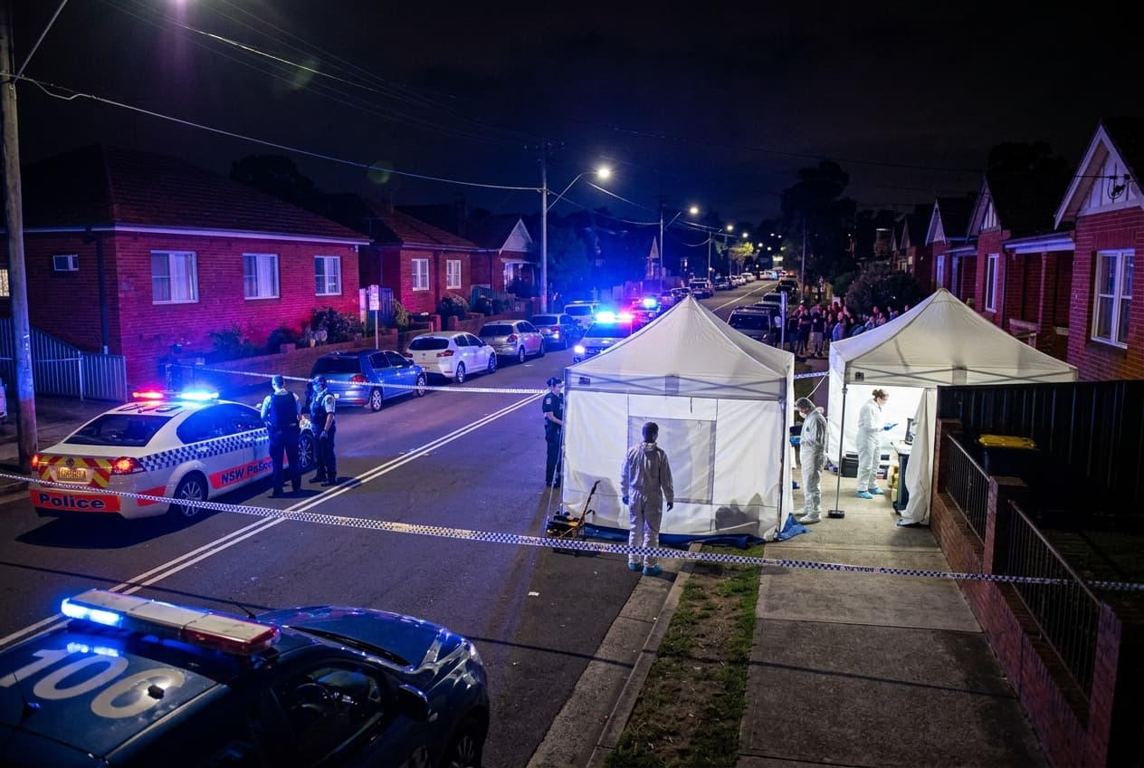Fatal Sydney Suburban Stabbing: One Man Dead and Suspect Arrested After Altercation Fatal Sydney Suburban Stabbing: One Man Dead and Suspect Arrested After Altercation