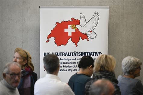 Staying Neutral? A Comparative Analysis of Swiss and Irish Debates on Neutrality Staying Neutral? A Comparative Analysis of Swiss and Irish Debates on Neutrality