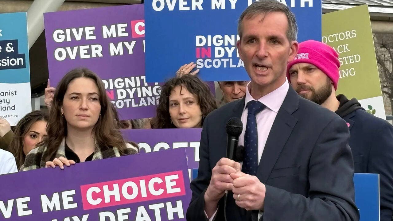 Scottish Lawmakers Reject Bill to Allow Terminally Ill People to End Their Lives Scottish Lawmakers Reject Bill to Allow Terminally Ill People to End Their Lives