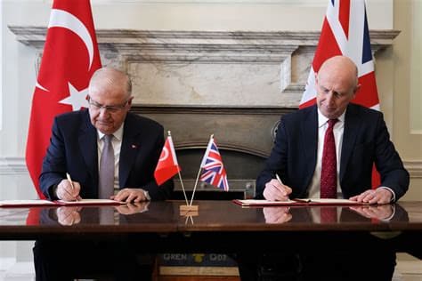 Turkey and UK sign a defence agreement modeled after the Greek-French one Turkey and UK sign a defence agreement modeled after the Greek-French one