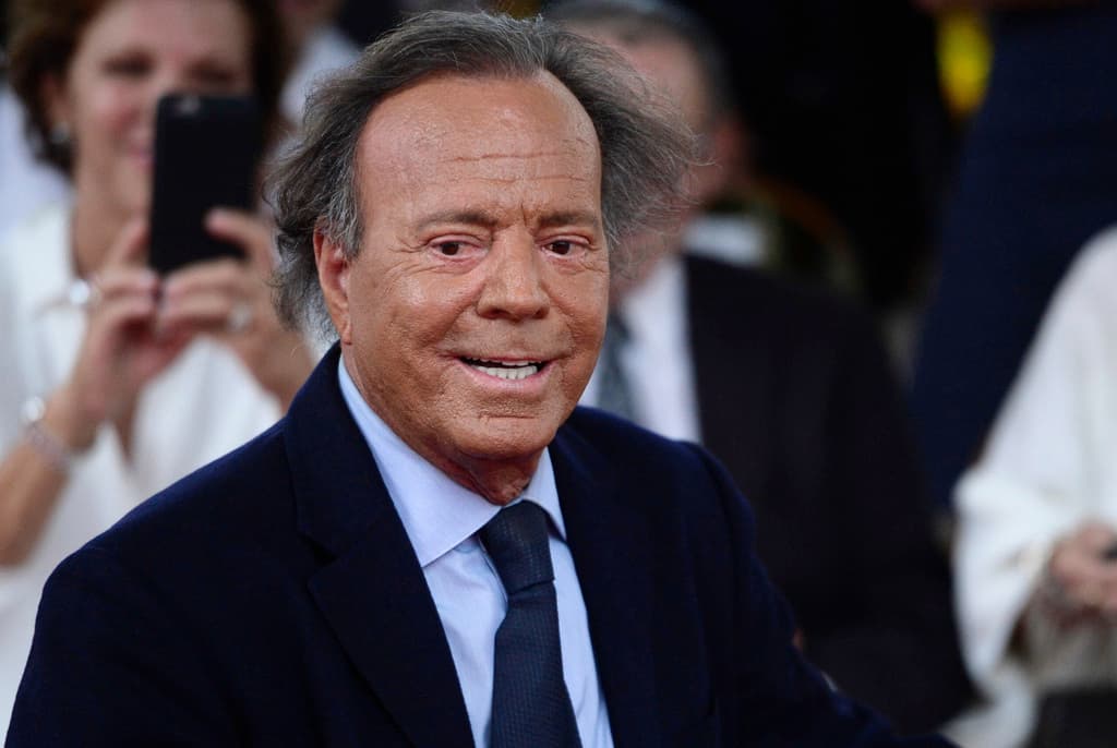 Spanish Prosecutors Drop Sexual Assault Complaint Against Julio Iglesias Spanish Prosecutors Drop Sexual Assault Complaint Against Julio Iglesias