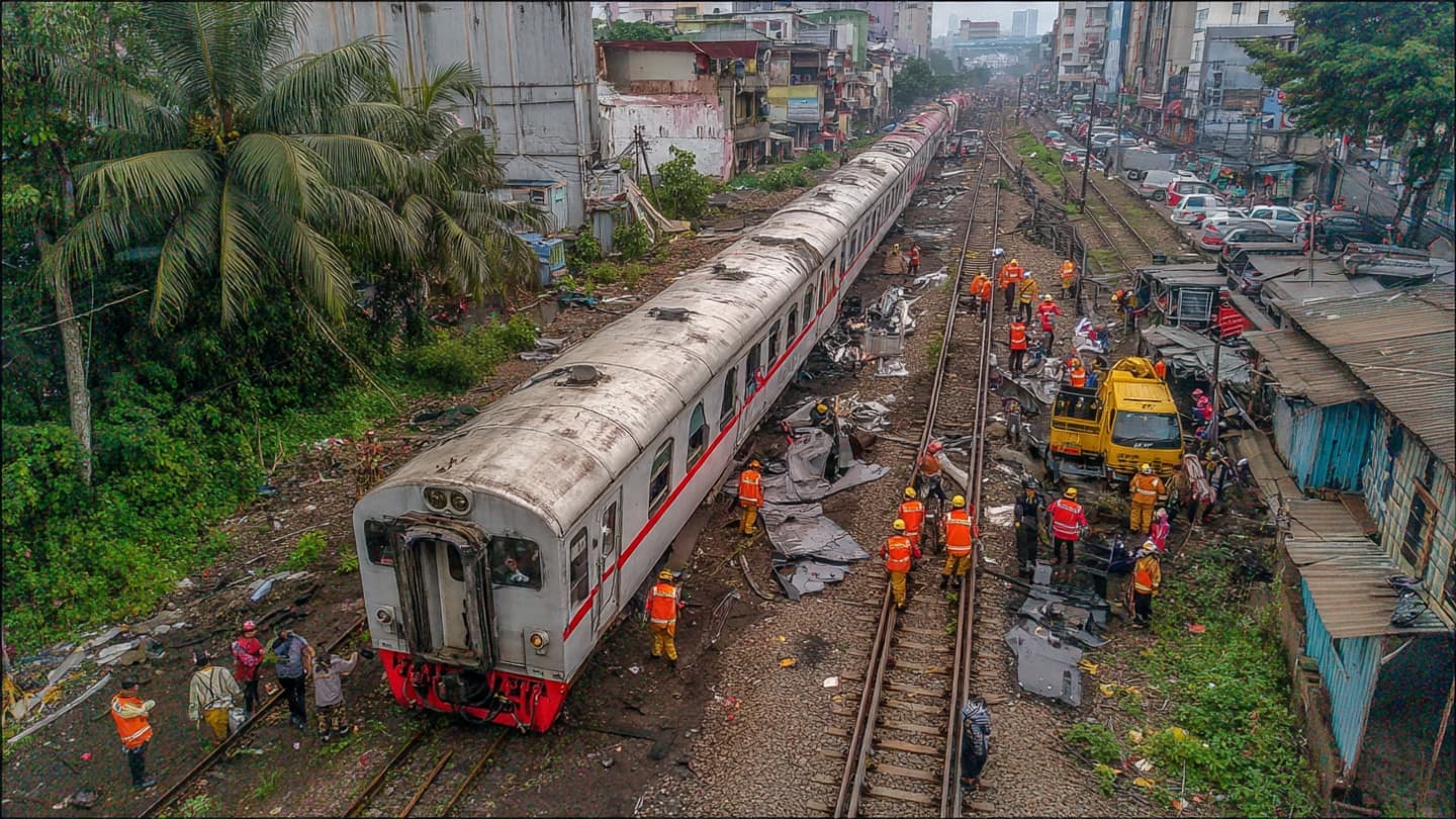 Amid the Bekasi Railway, the Grief Grows to Sixteen Names