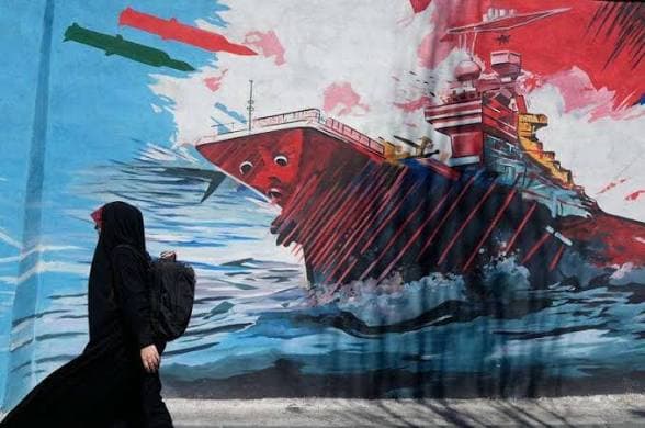 US Launches Airstrikes on Iran After Blaming Tehran for Helicopter Crash, Prompting Retaliation US Launches Airstrikes on Iran After Blaming Tehran for Helicopter Crash, Prompting Retaliation