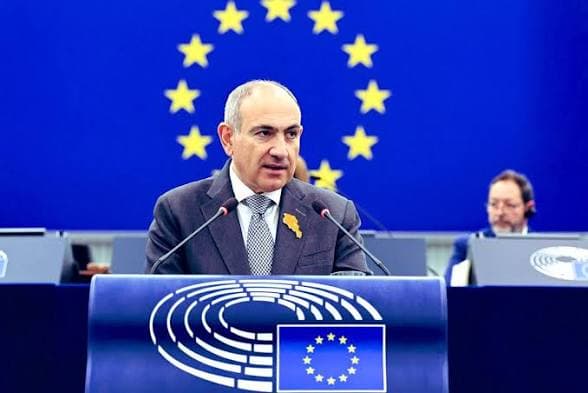 Putin Warns Former Soviet Republics of "Ukrainian Scenario" Amid Pro-EU Political Shift Putin Warns Former Soviet Republics of "Ukrainian Scenario" Amid Pro-EU Political Shift
