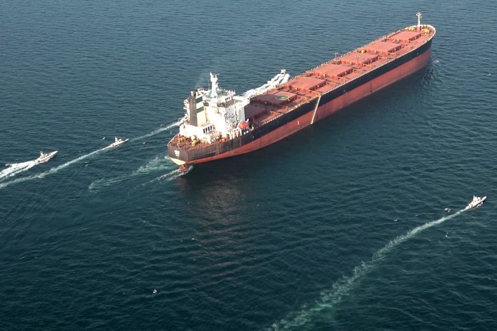 US to Provide Insurance for Ships in Gulf Amid Iranian Attacks US to Provide Insurance for Ships in Gulf Amid Iranian Attacks