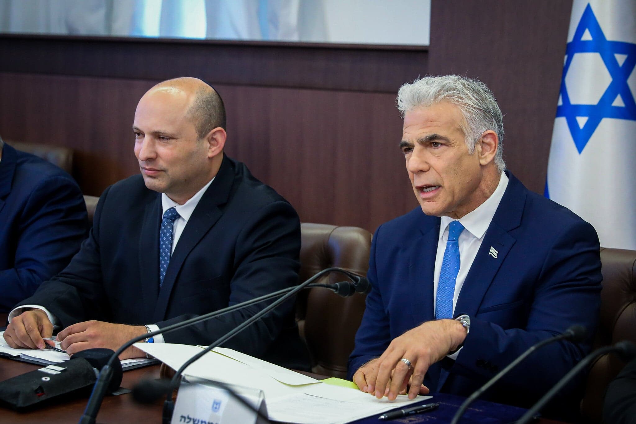 Naftali Bennett and Yair Lapid to Announce Merger of Their Parties Under Bennett's Leadership Naftali Bennett and Yair Lapid to Announce Merger of Their Parties Under Bennett's Leadership
