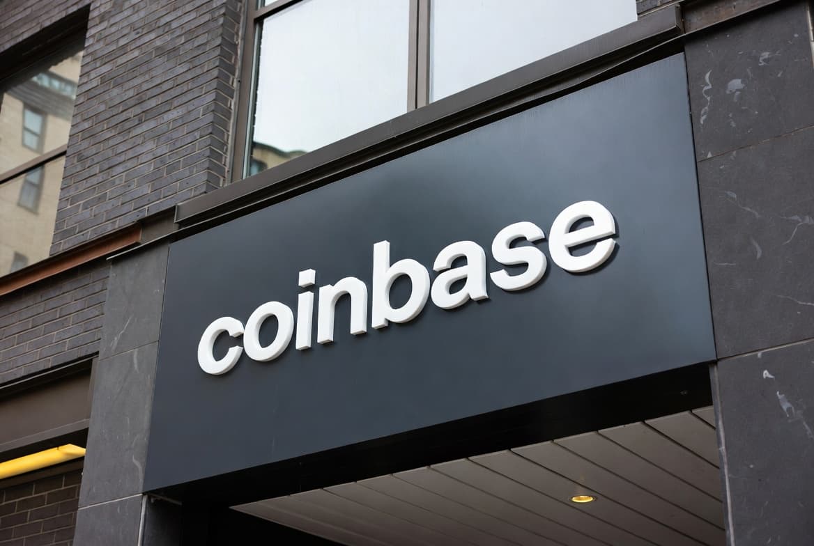 Brian Armstrong (Coinbase) Accuses Banks of Trying to Crush Crypto Competition Brian Armstrong (Coinbase) Accuses Banks of Trying to Crush Crypto Competition