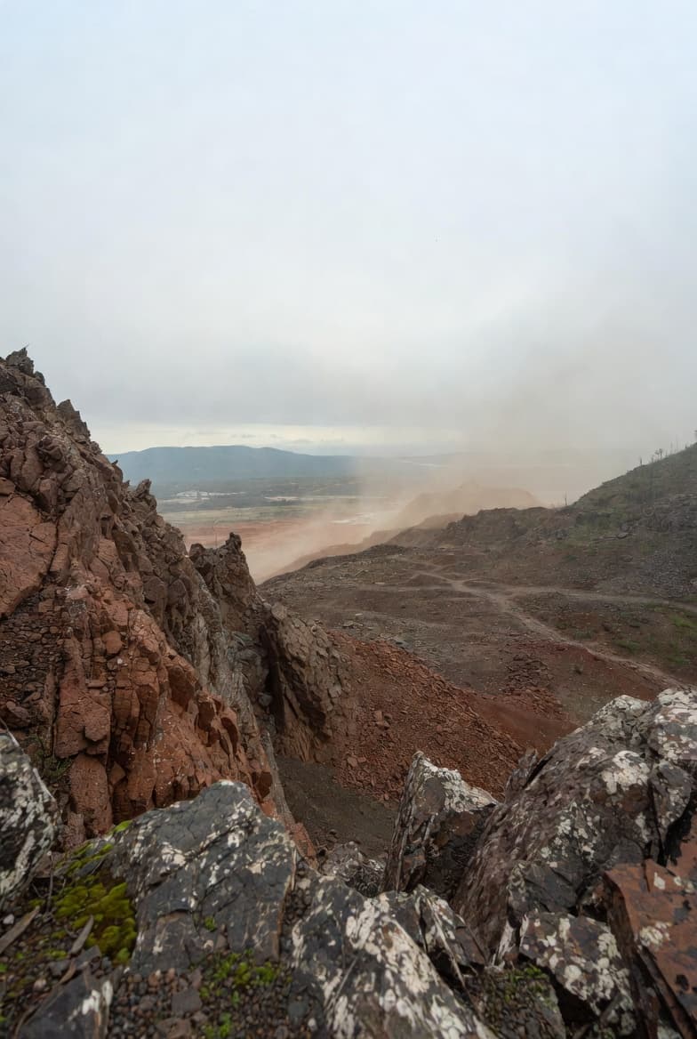 Jeff Bezos and Bill Gates Are Betting Big on Quebec's Subsoil: A High-Tech Rush for Critical Minerals in the North Jeff Bezos and Bill Gates Are Betting Big on Quebec's Subsoil: A High-Tech Rush for Critical Minerals in the North