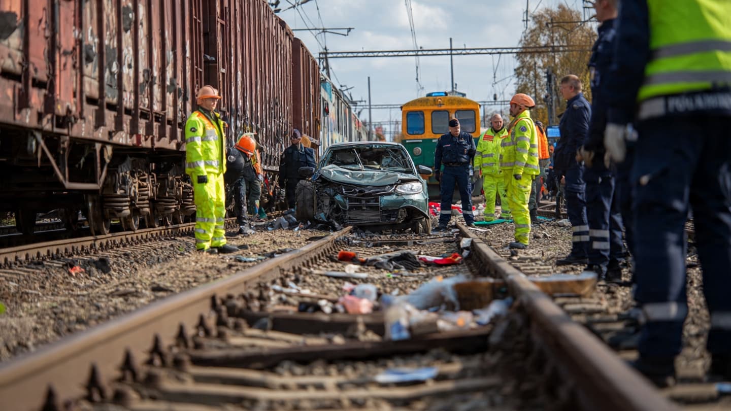Where Rail and Road Met, Investigators Began Their Work