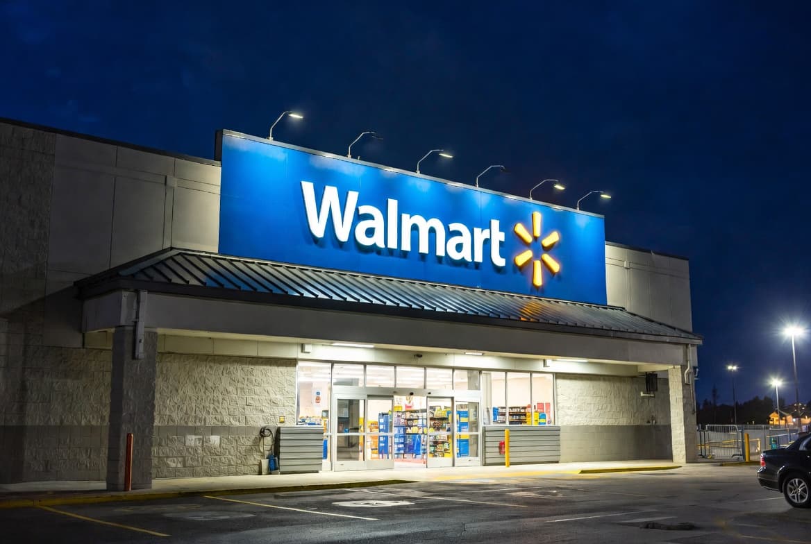 🟦 Walmart Reportedly Preparing to Accept Bitcoin and Ethereum Payments: Crypto at the Gates of Mass Retail 🟦 Walmart Reportedly Preparing to Accept Bitcoin and Ethereum Payments: Crypto at the Gates of Mass Retail