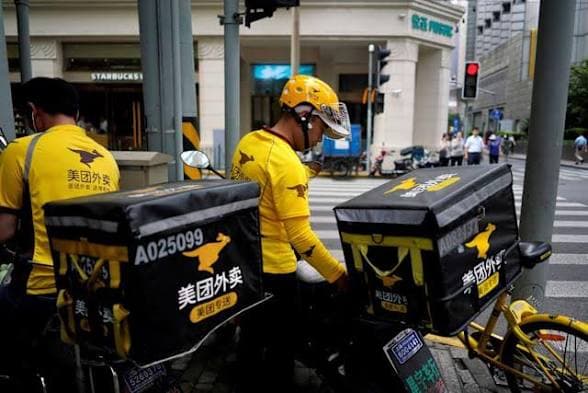 Chinese Blue-Collar Wage Growth Outpaces White-Collar Jobs' Chinese Blue-Collar Wage Growth Outpaces White-Collar Jobs'