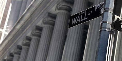 Russians Withdraw Money From Bank Deposits for First Time Since 2022 Mobilization Panic