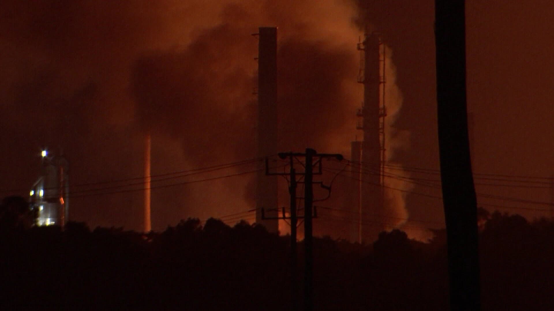 Out-of-Control Fire Rages in Geelong at One of Australia's Two Oil Refineries Out-of-Control Fire Rages in Geelong at One of Australia's Two Oil Refineries