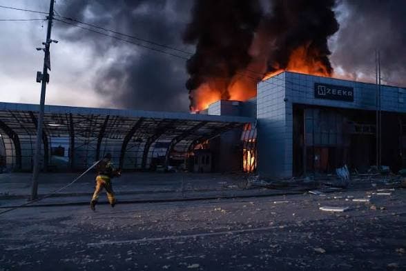 Russia Unleashes Large-Scale Aerial Assault on Ukraine, Leaving at Least 22 Dead and 130 Injured Russia Unleashes Large-Scale Aerial Assault on Ukraine, Leaving at Least 22 Dead and 130 Injured