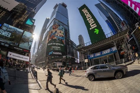 Microsoft and Meta Announce Large Staff Reductions as They Invest Heavily in AI Microsoft and Meta Announce Large Staff Reductions as They Invest Heavily in AI