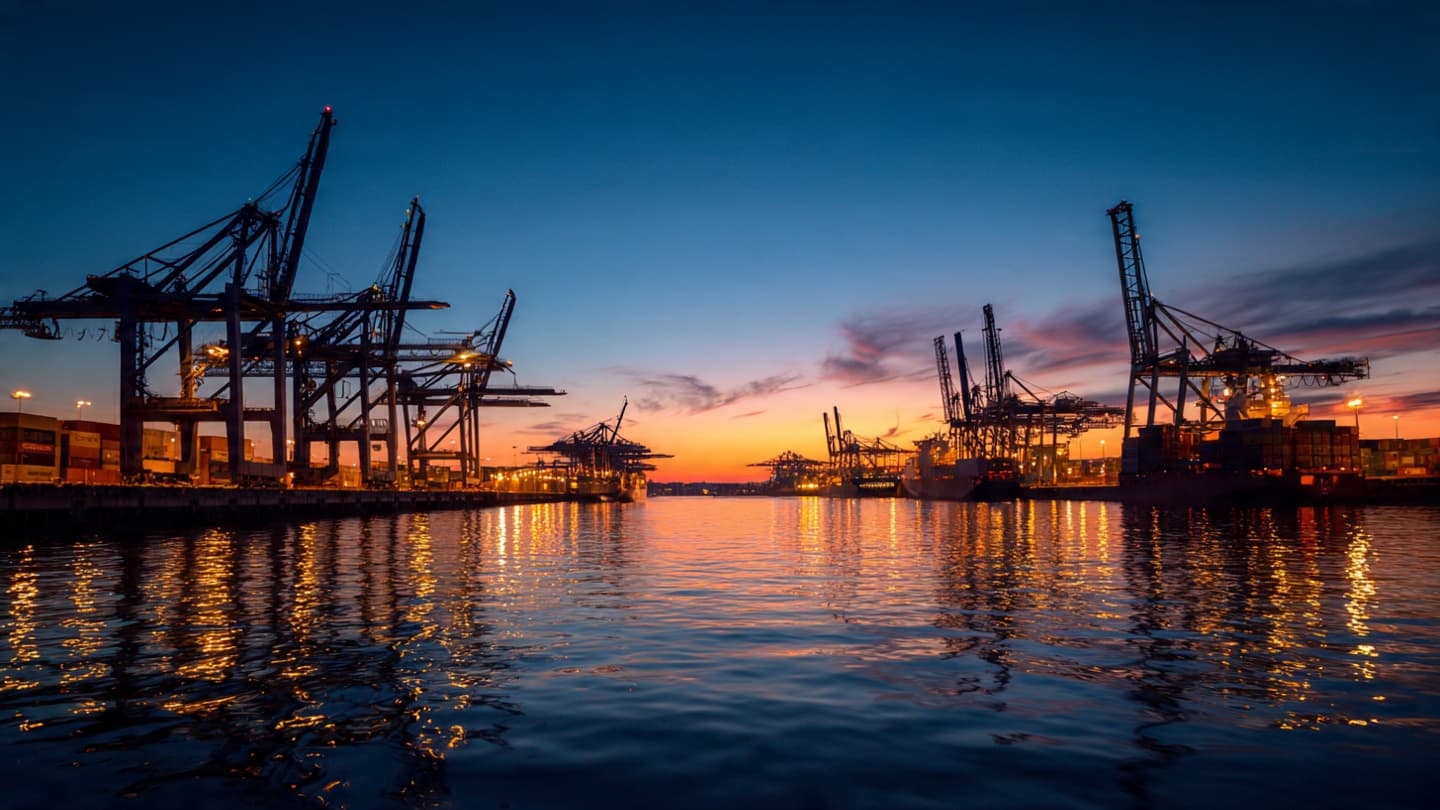 Between the South Sea and the Northern Wharf, A Night of Intercepted Tides Between the South Sea and the Northern Wharf, A Night of Intercepted Tides