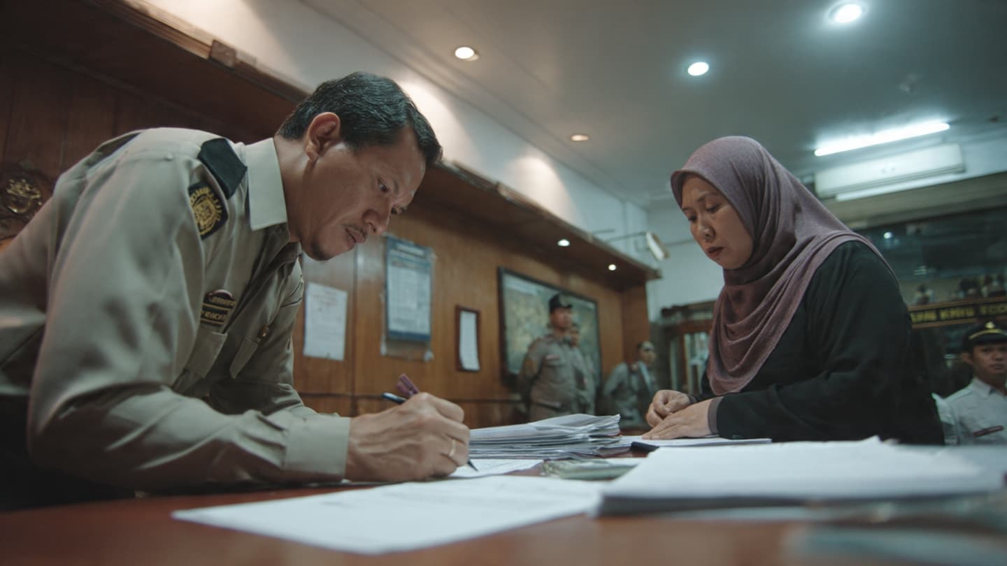 Amidst the City's Hustle, the Case Now Reaches the Courtroom
