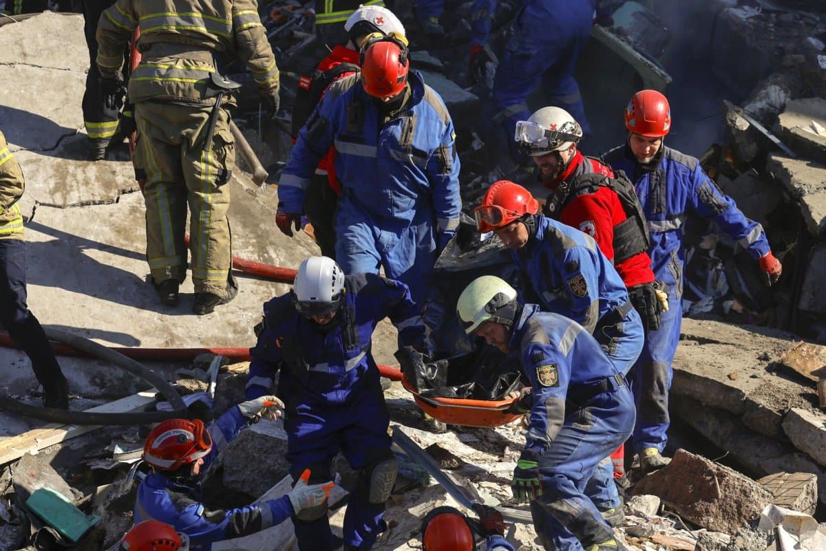 Russia Launches Heavy Missile Strikes on Kyiv Following Ukraine Drone Attack