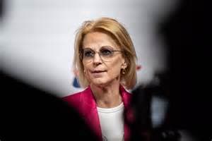 Sweden’s Finance Minister Proposes Inquiry Into Euro Adoption Sweden’s Finance Minister Proposes Inquiry Into Euro Adoption