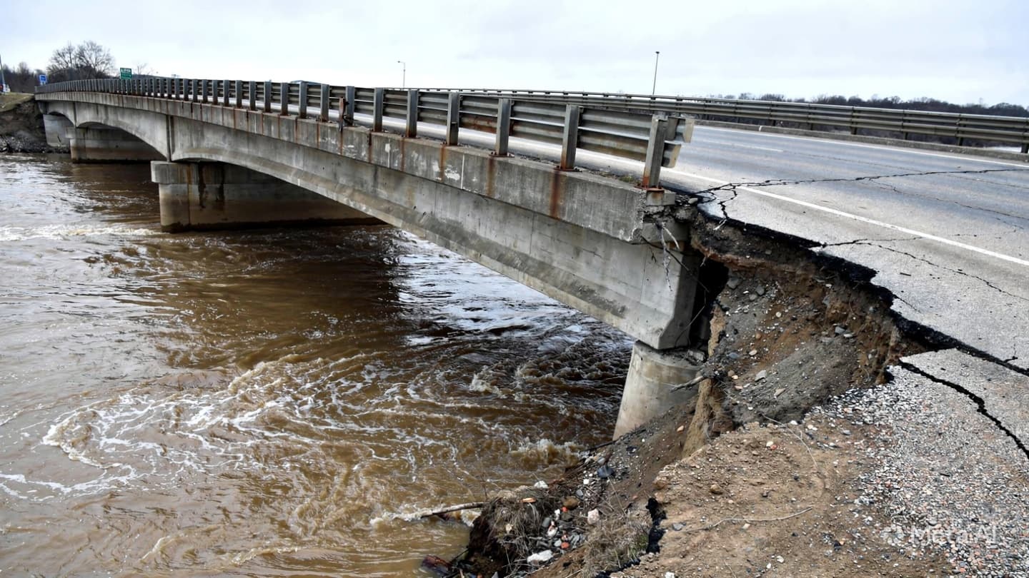 Through the Spray of Swollen Channels, A Gentle Witness to Infrastructure Displacement Through the Spray of Swollen Channels, A Gentle Witness to Infrastructure Displacement