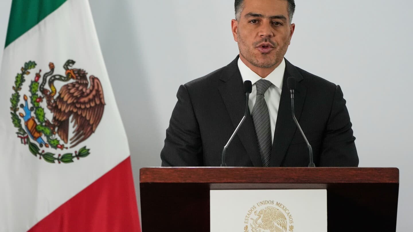 Mexico Sends 37 Cartel Members to US in Latest Offer to Trump Administration Mexico Sends 37 Cartel Members to US in Latest Offer to Trump Administration