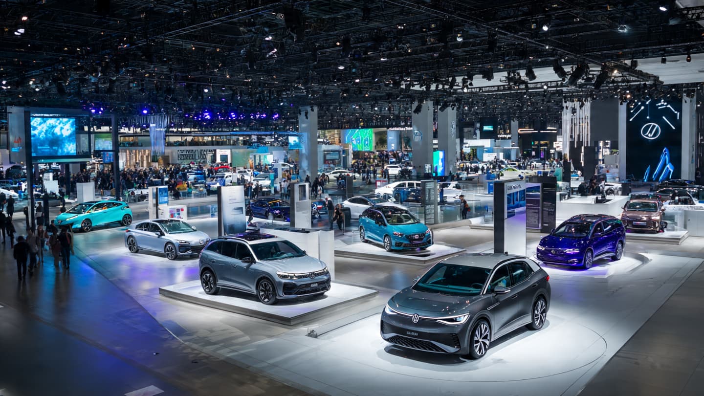 A New Road Opens as Renault Accelerates Toward an Electric Future A New Road Opens as Renault Accelerates Toward an Electric Future