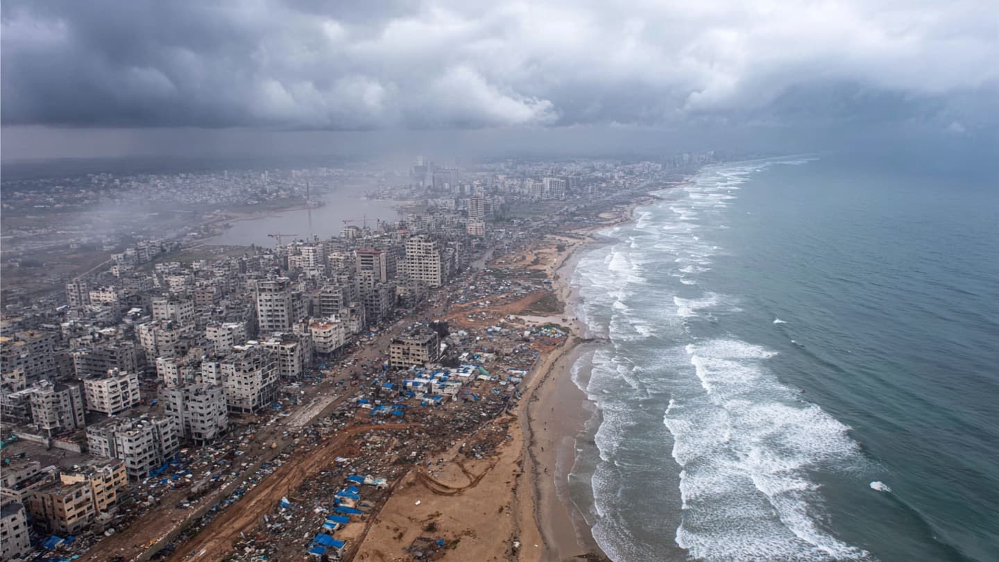 Between Barricades and the Sea: Gaza’s Long Nights Under Expanding Control