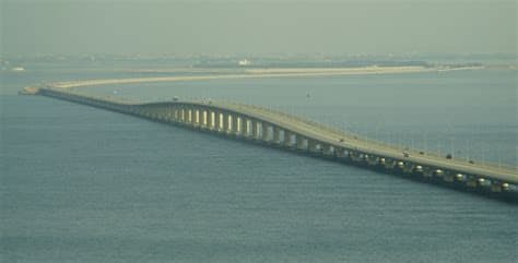Bridge Linking Saudi Arabia to Bahrain Closed Over Iranian Threats as Trump's Deadline Nears Bridge Linking Saudi Arabia to Bahrain Closed Over Iranian Threats as Trump's Deadline Nears
