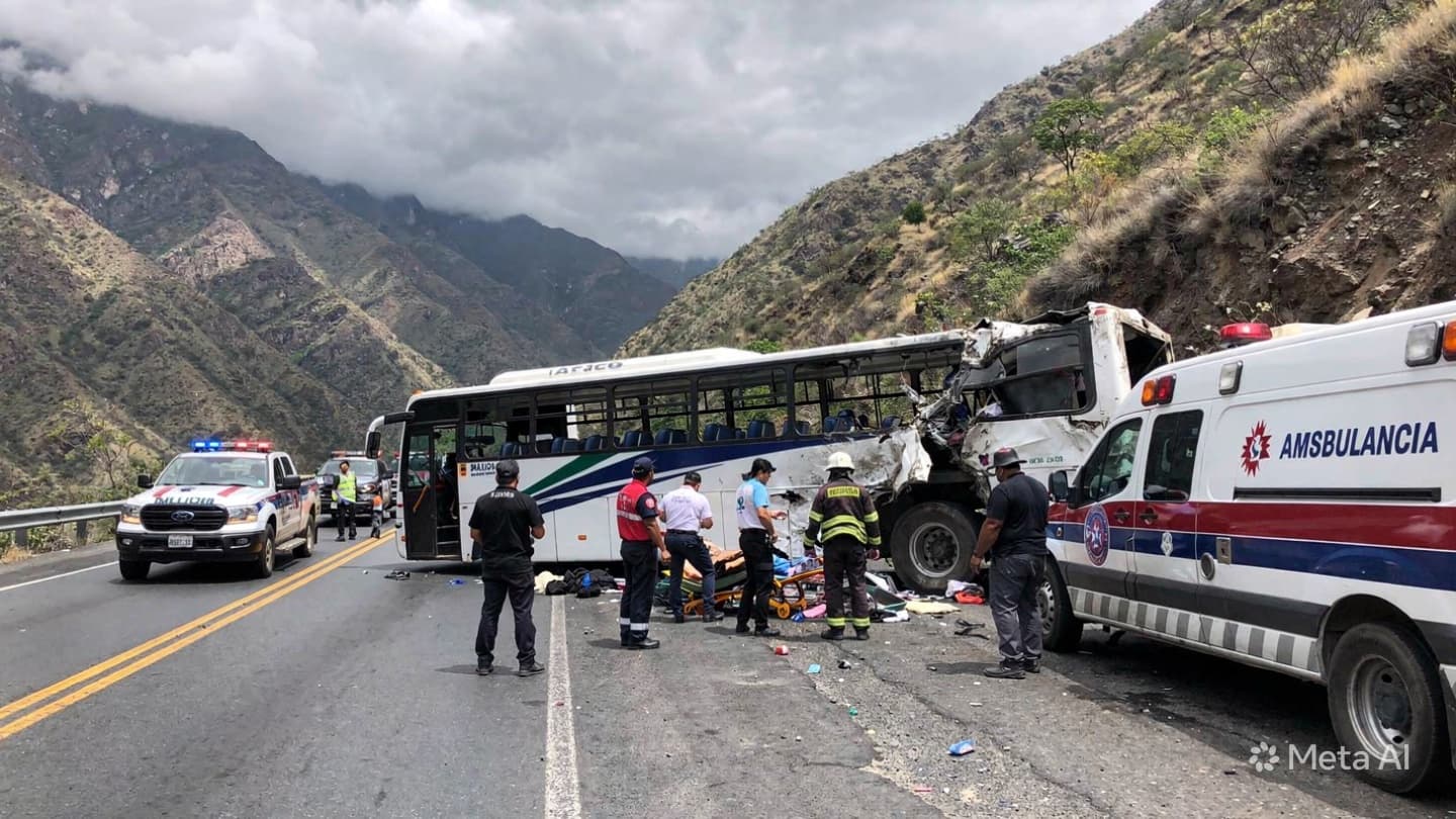 Between Twisted Metal and Thick Smoke, Travelers Waited Beside Burning Roads Near Durazno Yesterday
