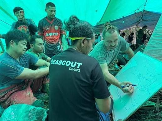 Laos Cave Rescue Ends Unexpectedly as Villagers Free Themselves