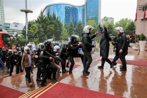 Turkish Police Force Ousted Opposition Out of Headquarters as Crisis Deepens