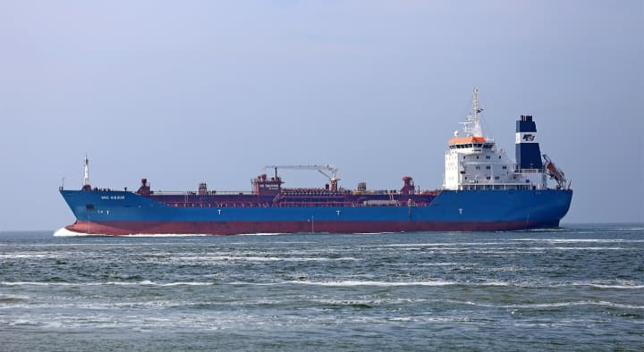 Russian Oil Prices Plummet Below $35 Per Barrel: A Catastrophic Blow to the Economy Russian Oil Prices Plummet Below $35 Per Barrel: A Catastrophic Blow to the Economy