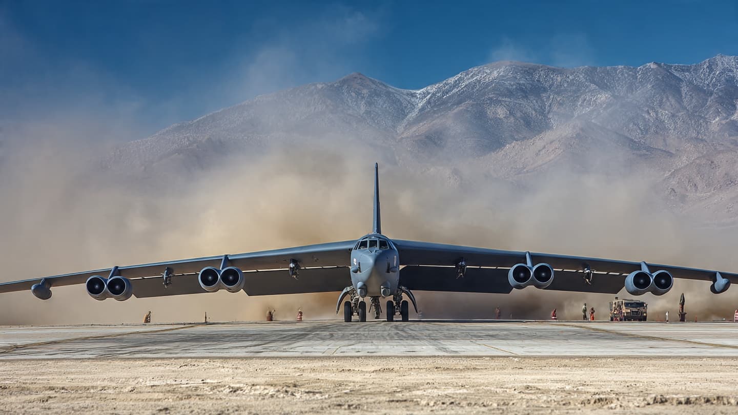 A Historic Bomber’s Final Journey Across the California Horizon A Historic Bomber’s Final Journey Across the California Horizon