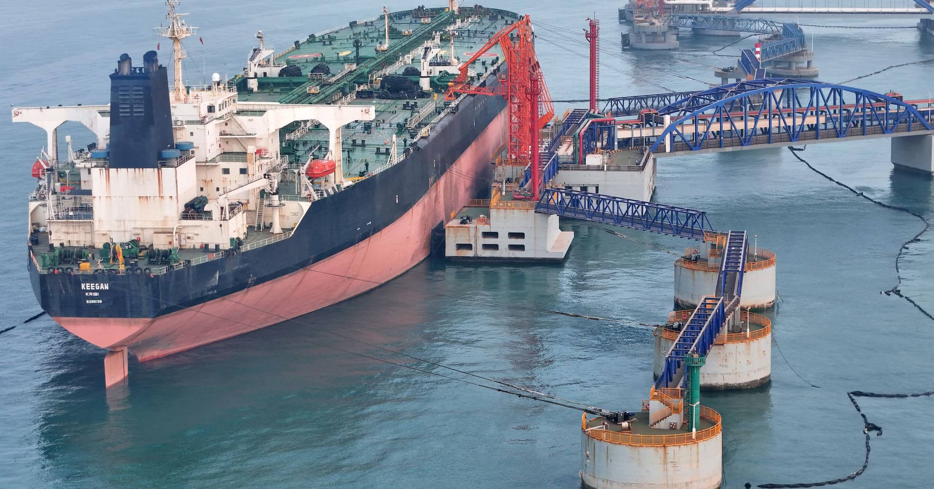 U.S. Oil Prices Surge Over 3% as Iran Tightens Control Over Strait of Hormuz U.S. Oil Prices Surge Over 3% as Iran Tightens Control Over Strait of Hormuz