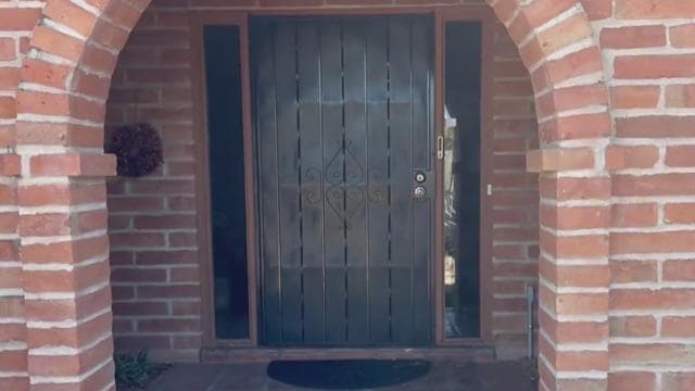 Signs of Forced Entry Found at Arizona Home of 'Today' Show Host Savannah Guthrie's Mother Signs of Forced Entry Found at Arizona Home of 'Today' Show Host Savannah Guthrie's Mother