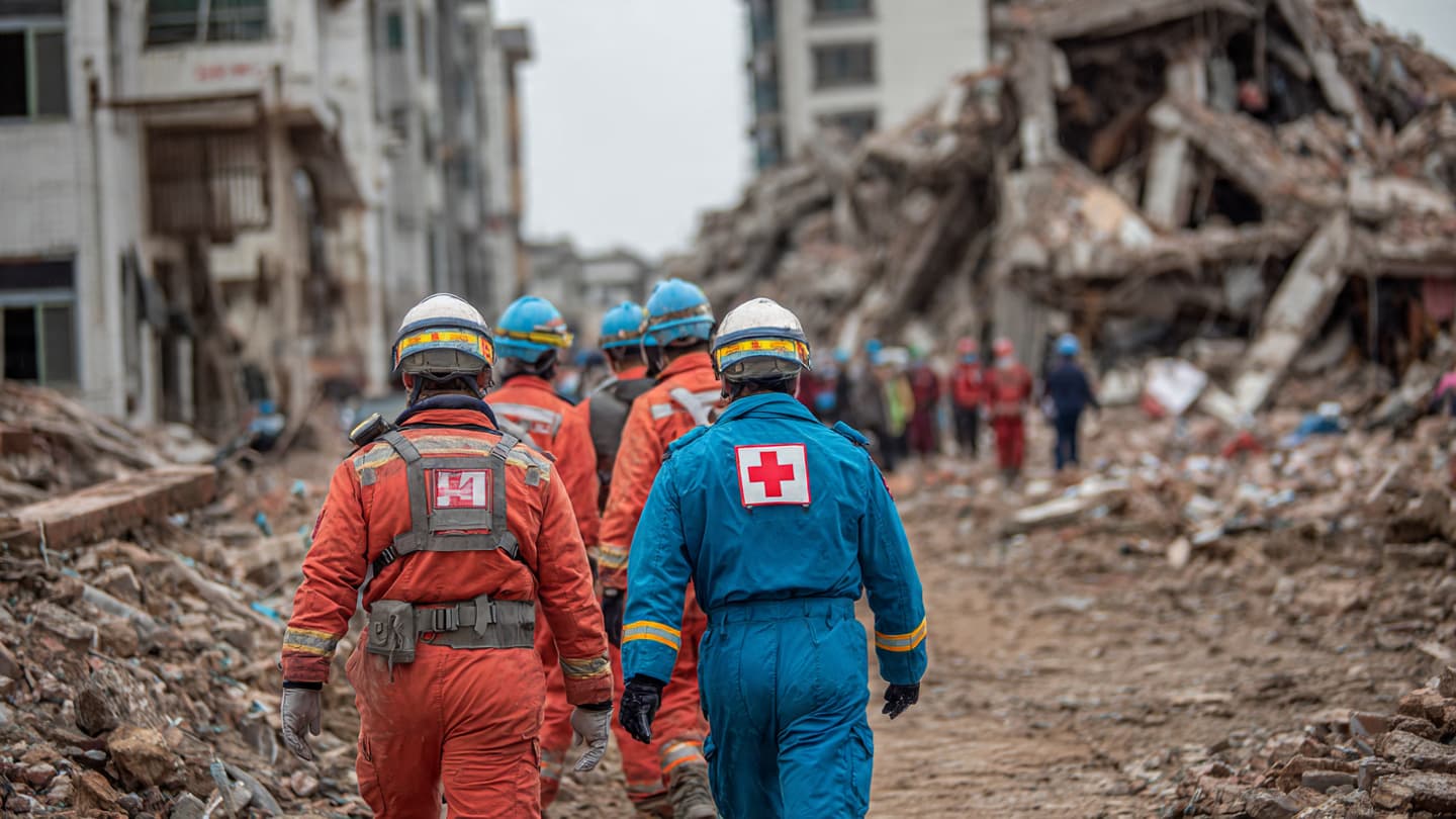 Thousands Evacuated After Deadly Quake Struck South China