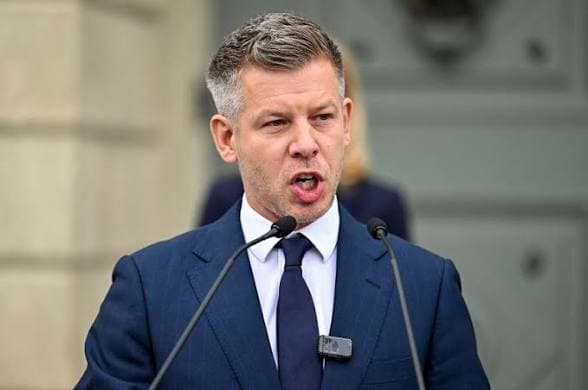 Hungary's PM Magyar Threatens Legal Action if President Sulyok Refuses to Resign