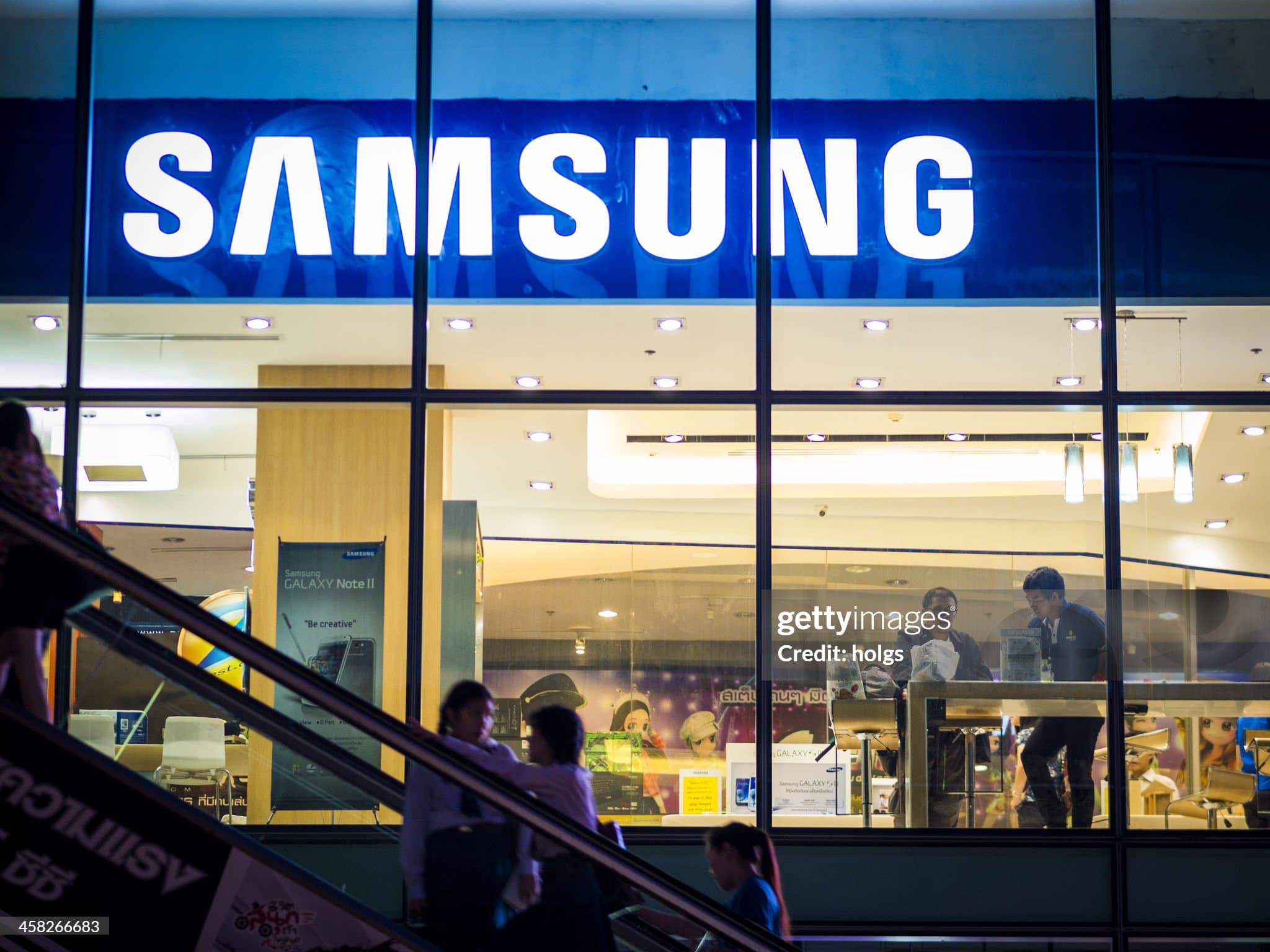Samsung Debuts Next-Generation Foldable Smartphone in Korea Samsung Debuts Next-Generation Foldable Smartphone in Korea