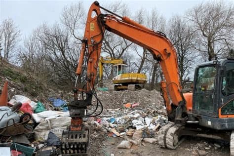 Liquidated Waste Management Company Fined £1 After Worker Crushed by 15-Tonne Excavator Liquidated Waste Management Company Fined £1 After Worker Crushed by 15-Tonne Excavator