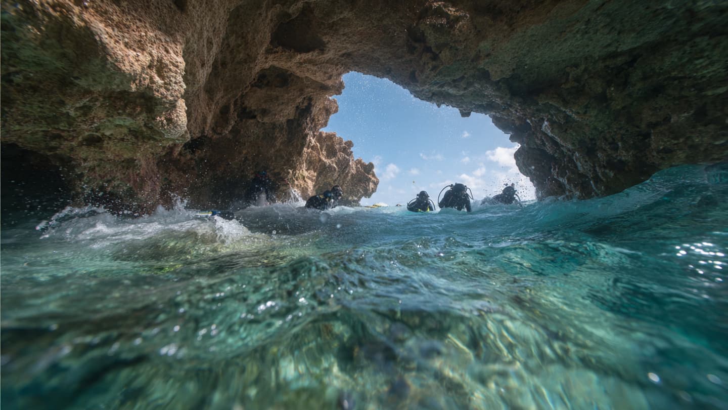 Rescue Teams Recovered Two Divers From a Sea Cave in the Maldives