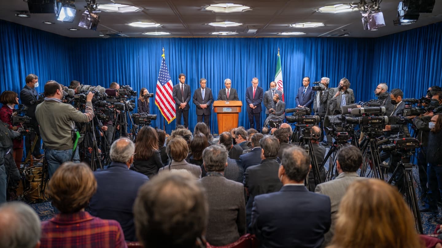 Trump Issued Sharp Warnings to Iran Over Nuclear Concerns