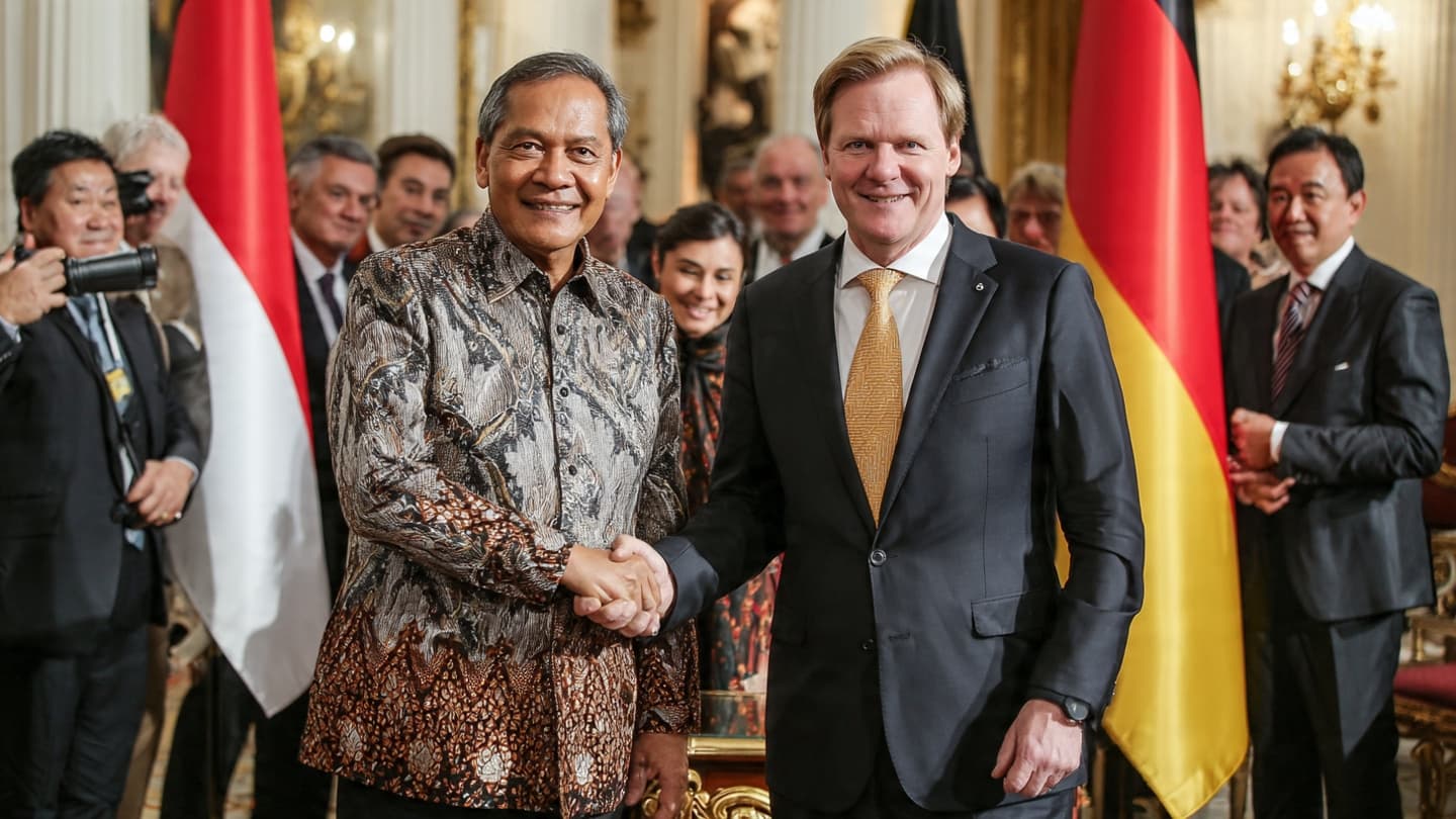 When Two Nations Meet at the Crossroads of a Changing World When Two Nations Meet at the Crossroads of a Changing World