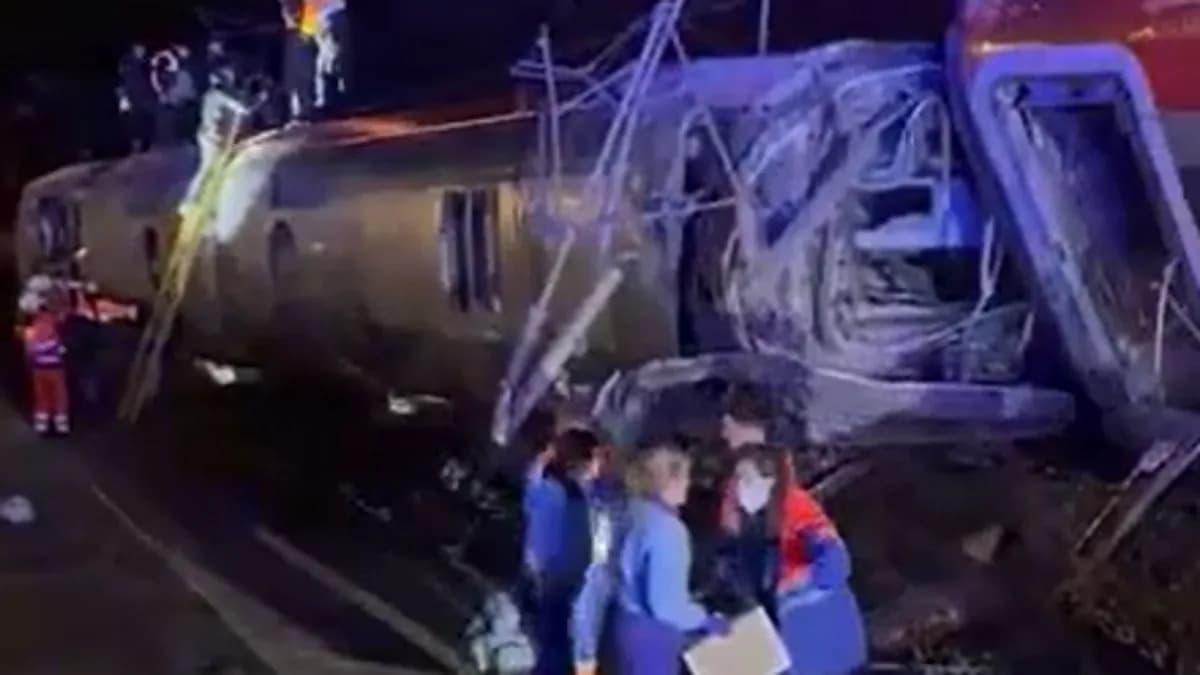 High-Speed Train Crash in Southern Spain Leaves Seven Reportedly Dead High-Speed Train Crash in Southern Spain Leaves Seven Reportedly Dead